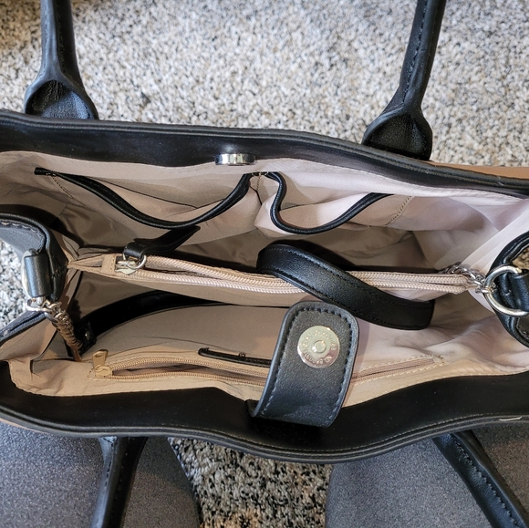 Purse - Picture 2 of 5